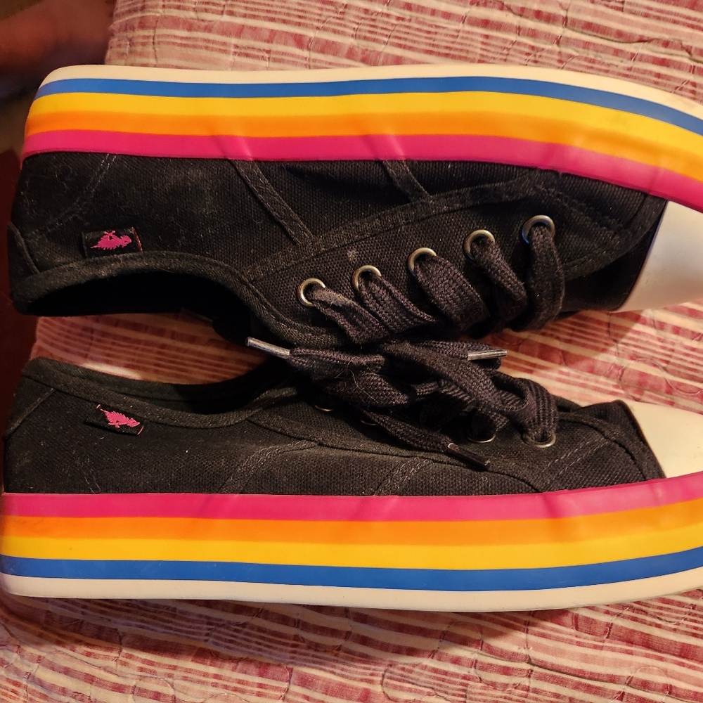 Rainbow shoes, Rocket dog